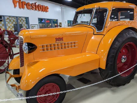 1938 Minneapolis-Moline UDLX Comfortractor