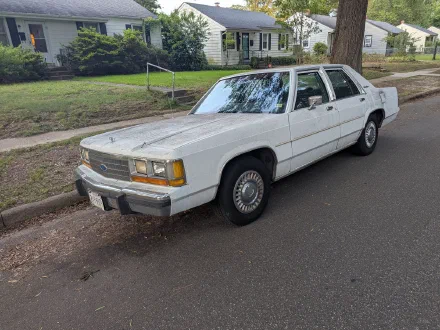 Ford LTD Crown Victoria, 1988–91