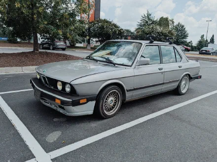 BMW 5 Series (E28), 1982–88
