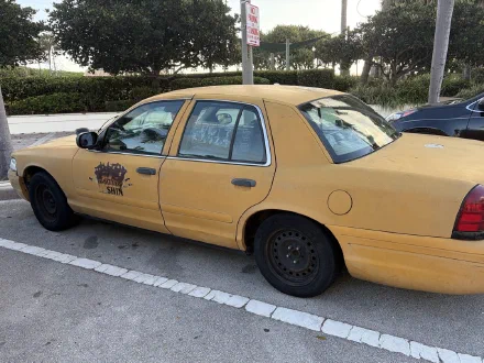 Ford Crown Victoria, 1998–2011, ex-taxi